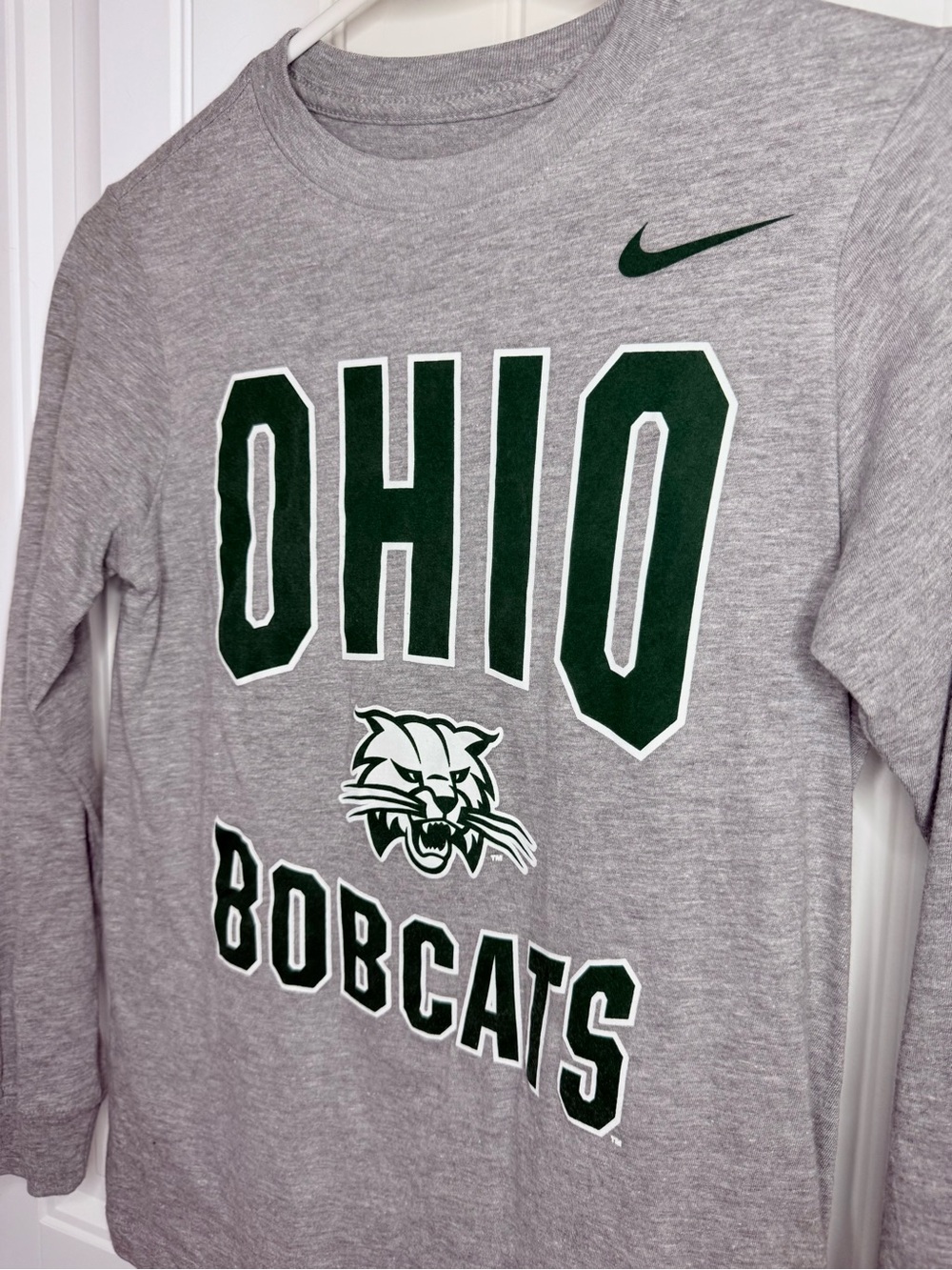 Nike Gray & Green Ohio University Bobcats Long Sleeve Tee - Kids - Picture 2 of 4